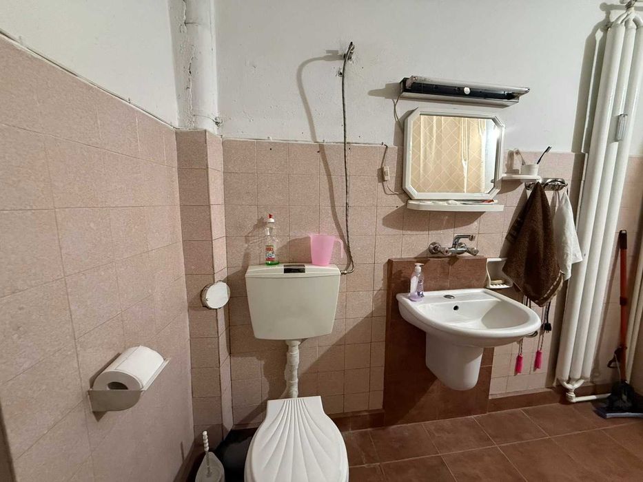 Тухлен апартамент за продажба в сграда с асансьор - Падало