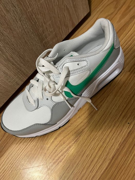 Adidași noi de vânzare!