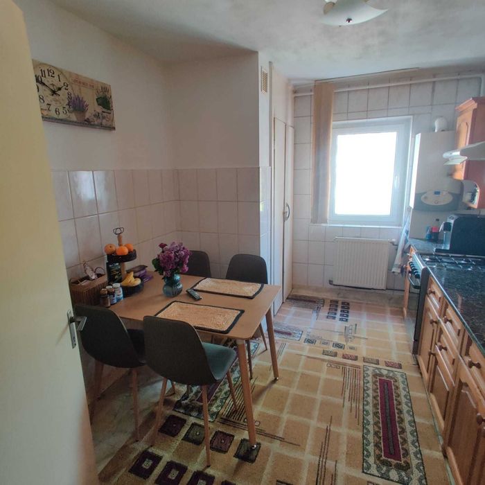 Apartament cu patru camere  in zona Almasului
