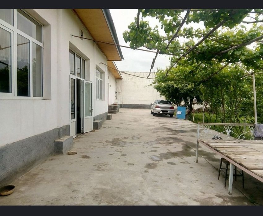 Ховли сотилади !