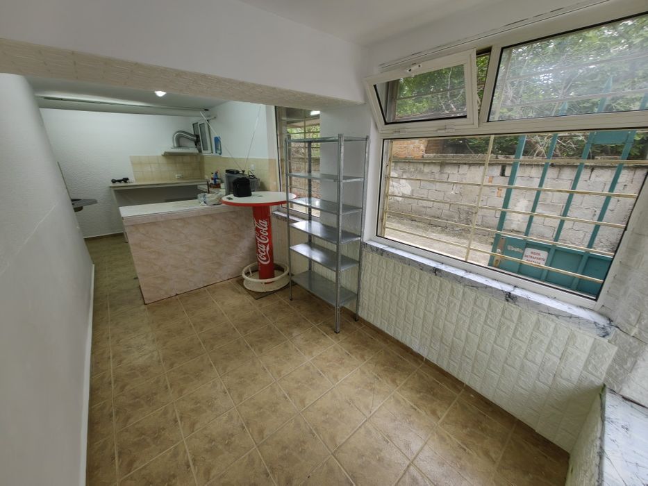 Дава се под наем Магазин в Ямбол, Боровец - 17 кв.м за 127.5 € - Снимка #4