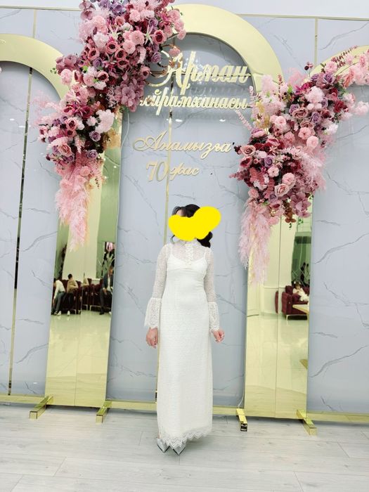 Платье кружевное