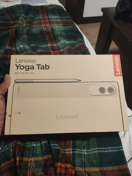 Lenovo yoga tab+ подаръци