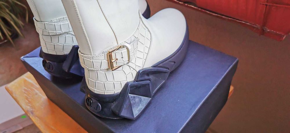 Оригинални маркови дамски кожени боти HIDE & JACK - 37 номер