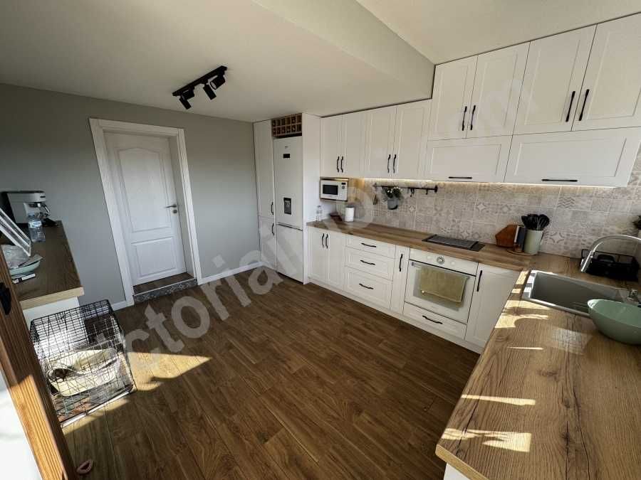 Продава се Къща в Велико Търново, Зона Б - 217 кв.м за 217 €/кв.м - Снимка #4