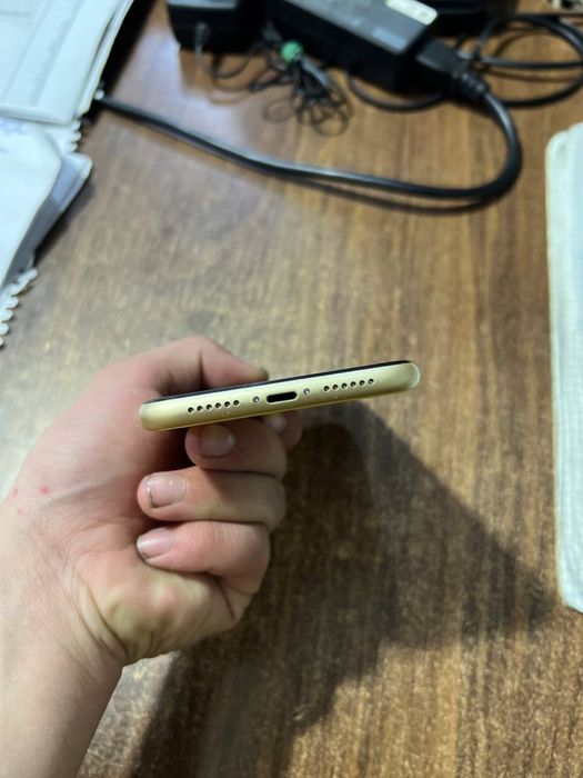 Iphone xr narxi 230$