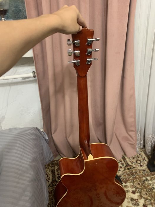 Продам гитару ARG