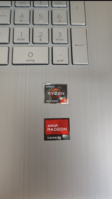 Laptop HP 17" SDD 512 GB/ 16 GB RAM AMD RYSEN 5000 SERIES