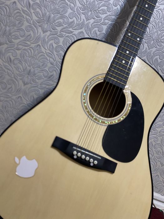 Гитара акустическая