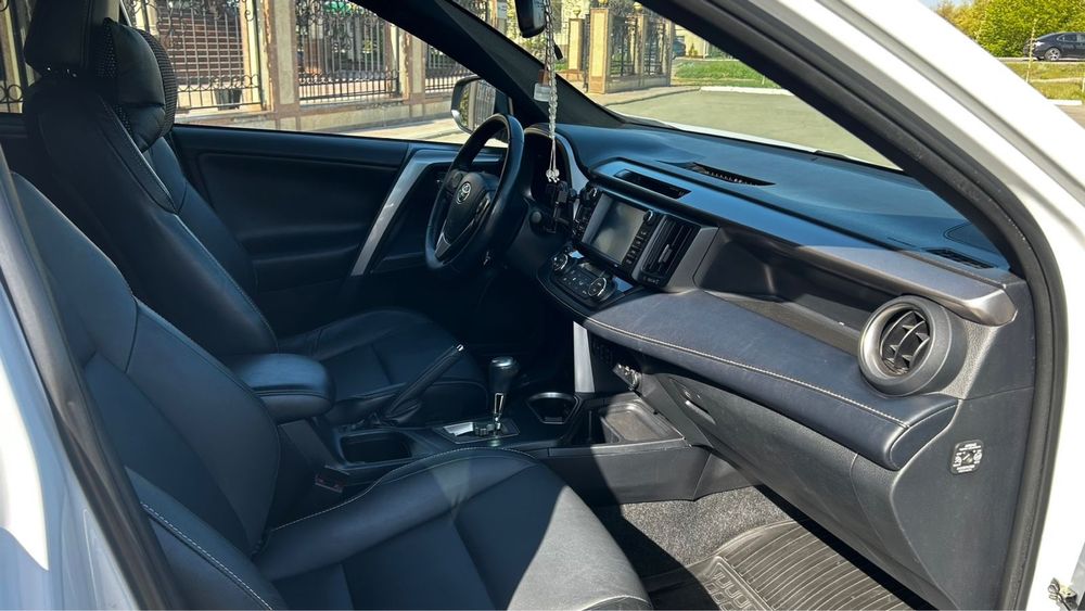 Продается Toyota RAV 4 (2018г/в)