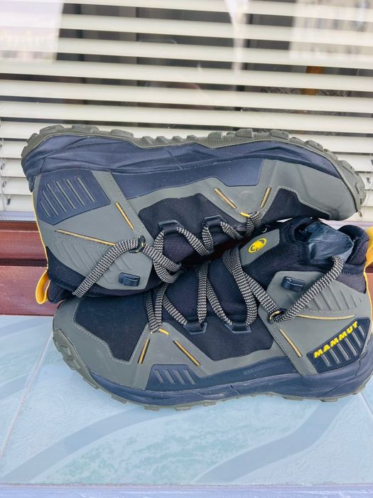 Продаются проф ботинки