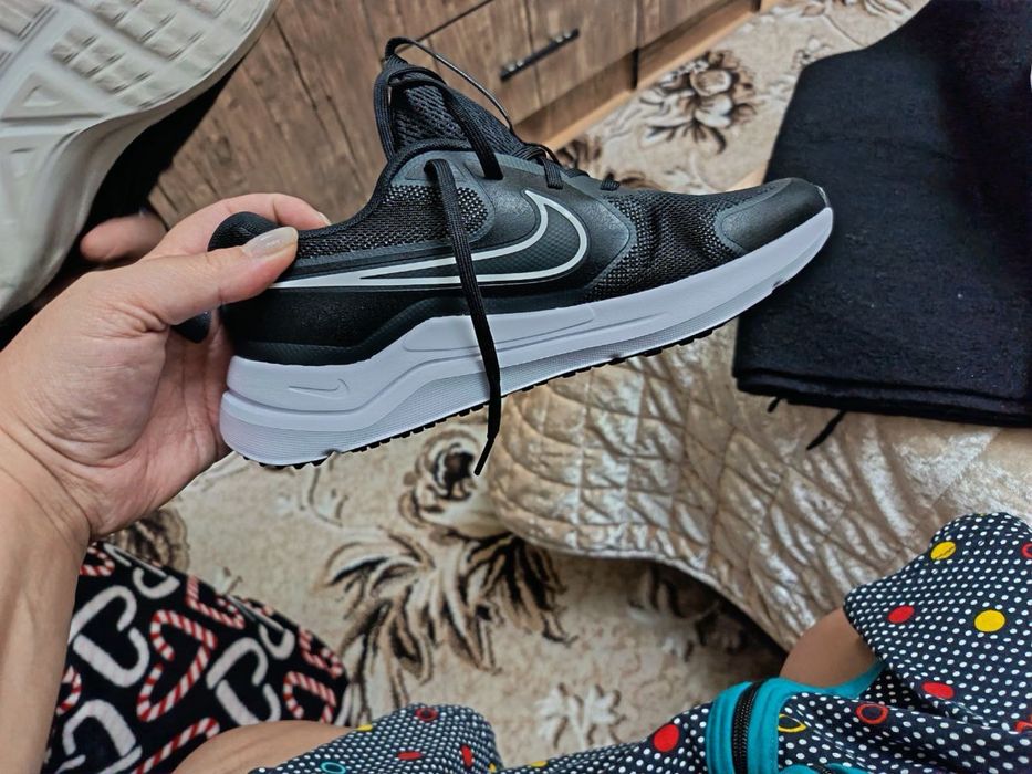 Кроссовки унисекс 37 размер привозили с Америки