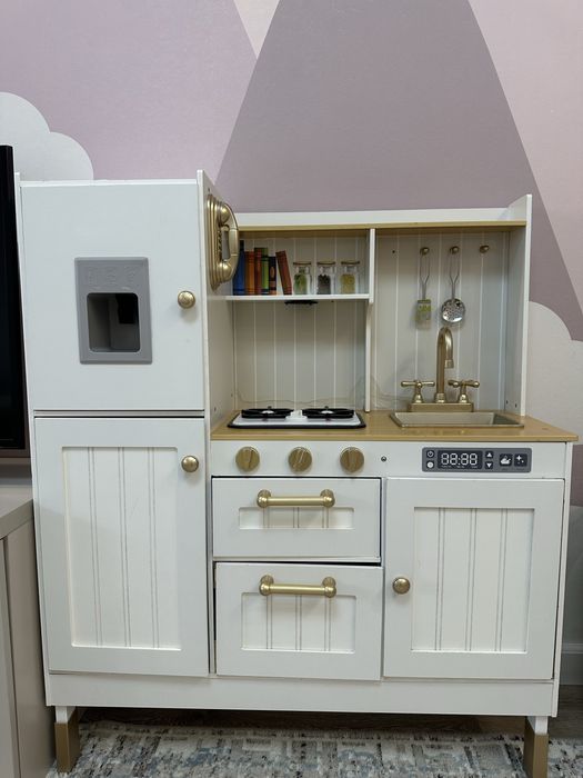 Детская кухня из дерево