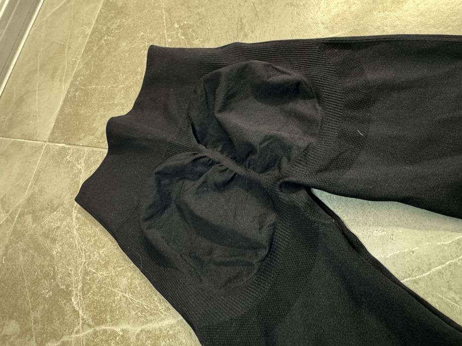 спортен черен клин