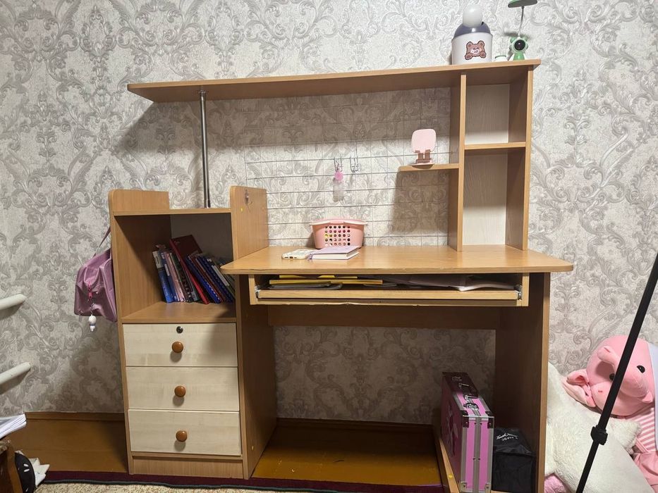 Письменный стол, компьютерный стол, состояние отличное.ВОТ фотки
