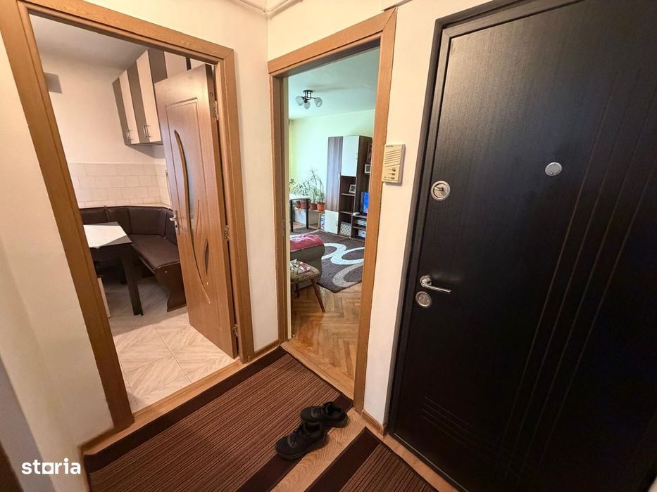 Apartament 3 camere decomandat 70 mp Crângului + Garaj