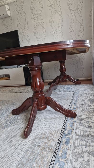 Продаётся гостиный стол