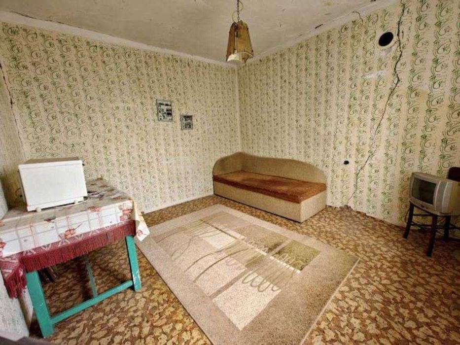 Къща в село Гранит едноетажна с допълнителна постройка