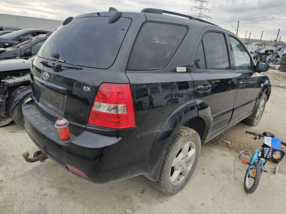 Dezmembrez Kia Sorento 2.5d piese