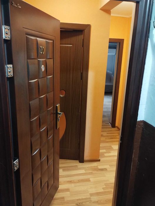 Apartament cu doua camere de inchiriat (piata Războieni)