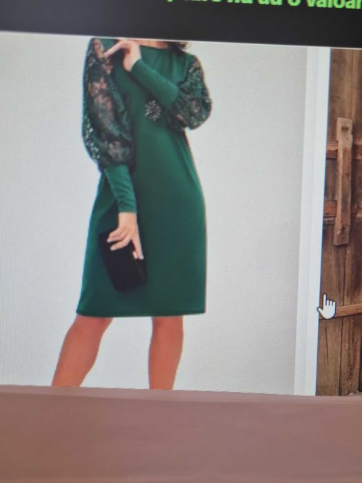 Rochie eleganta cu aplicatii dantela