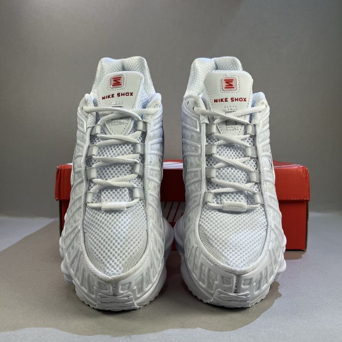 Nike Shox “Triple White” НОВИ! Ориг