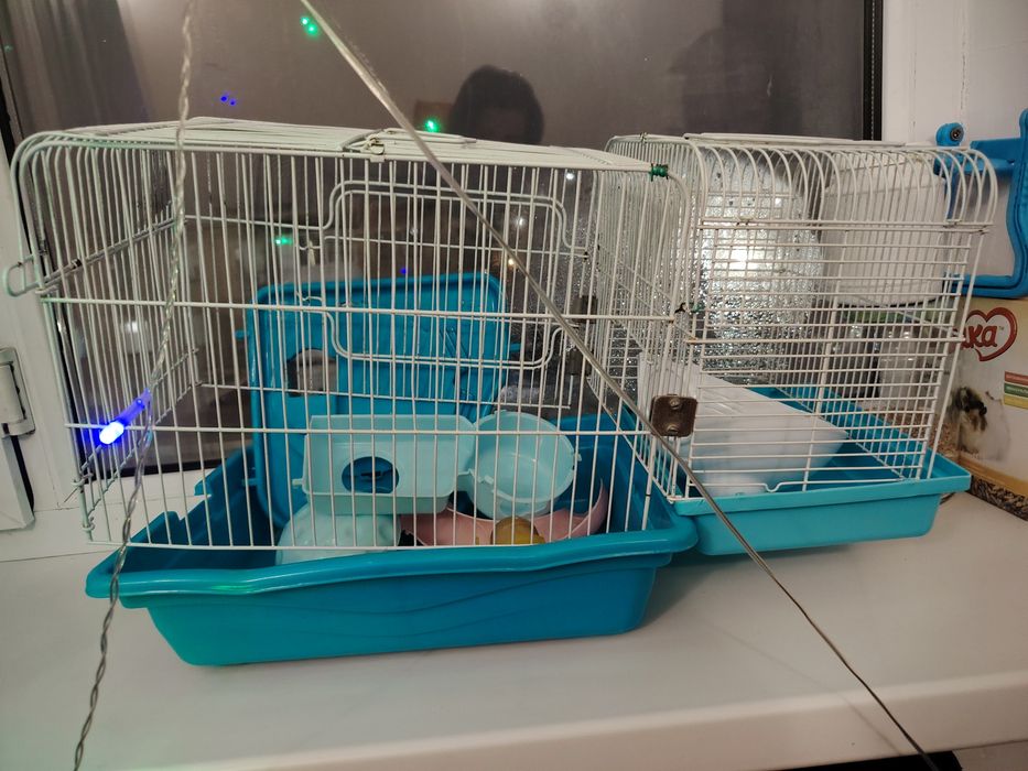 Продам клетку  срочно.