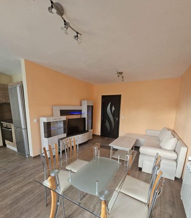 Дава се под наем Тристаен апартамент в София, Дружба 2 - 82 кв.м за 725 € - Снимка #1