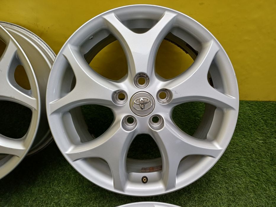 Диски R17 5x114.3 на Toyota.