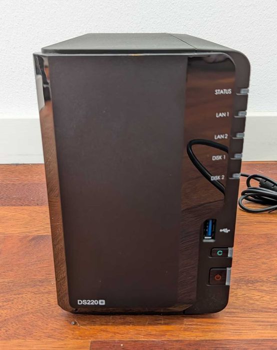 NAS устройстово Synology DS220+