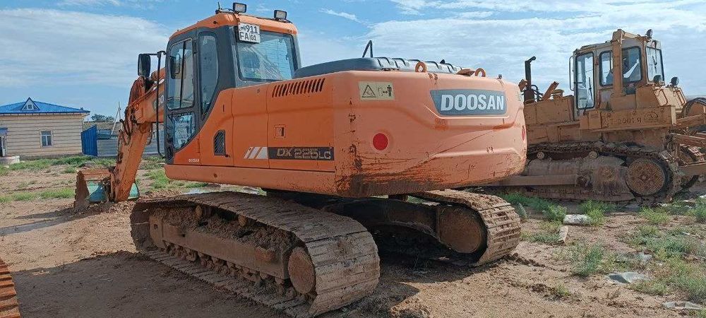 Продается экскаватор DOOSAN DX 225LC