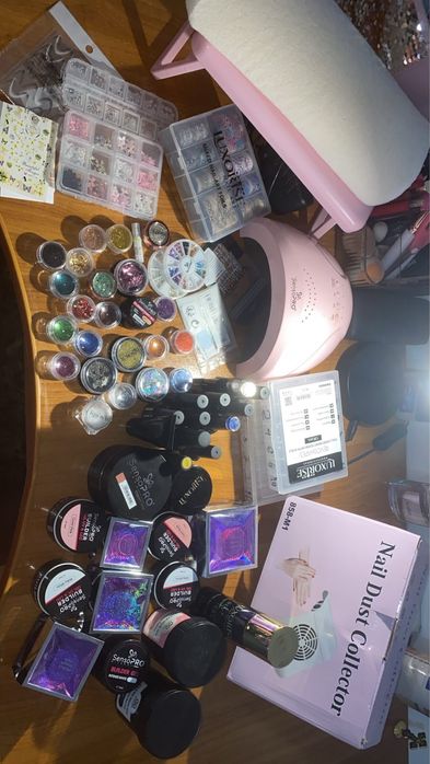 Produse de unghii si nail art