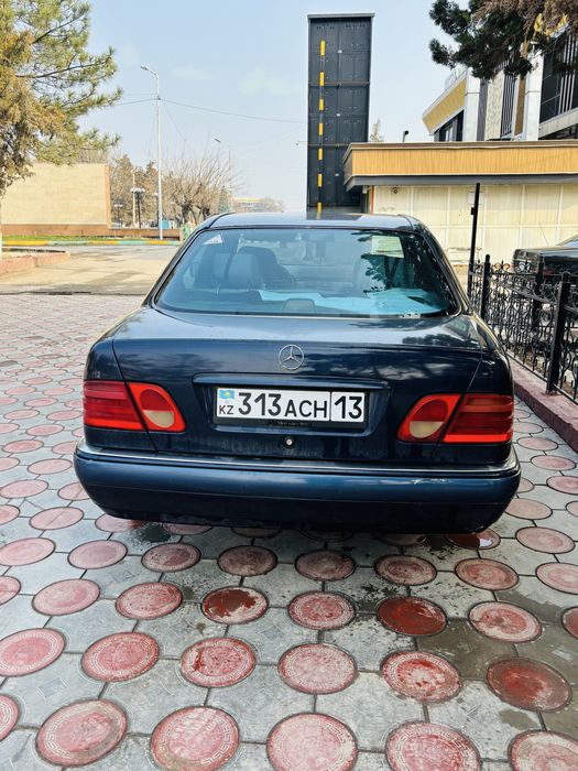 Мерседес бенз Е 230