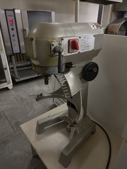 Миксер промышленный. Тестомес