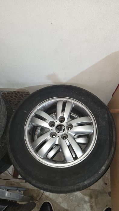 Vând 215 65 r16  roti Vara Hyundai Tucson cauciucuri 215 65 16