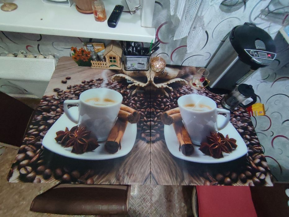 Продам кухонный стол