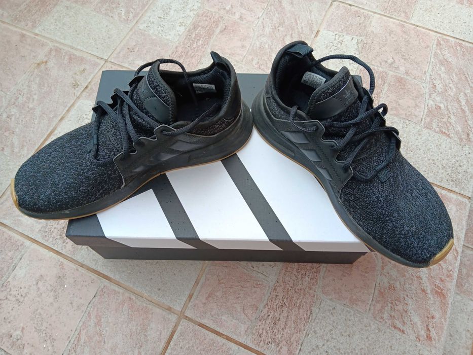 Маратонки    Адидас