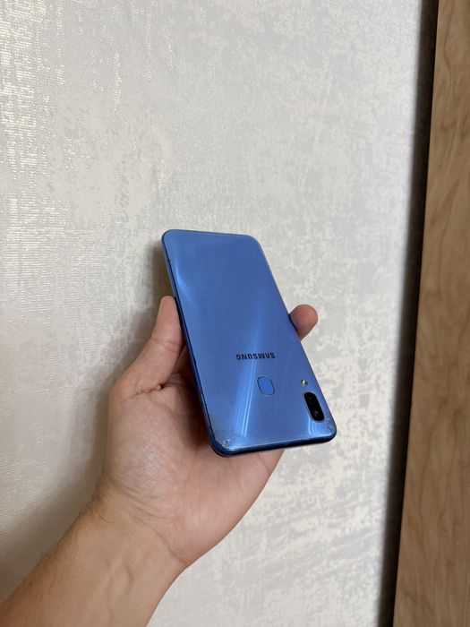 Samsung Galaxy A30 - В хорошем состоянии