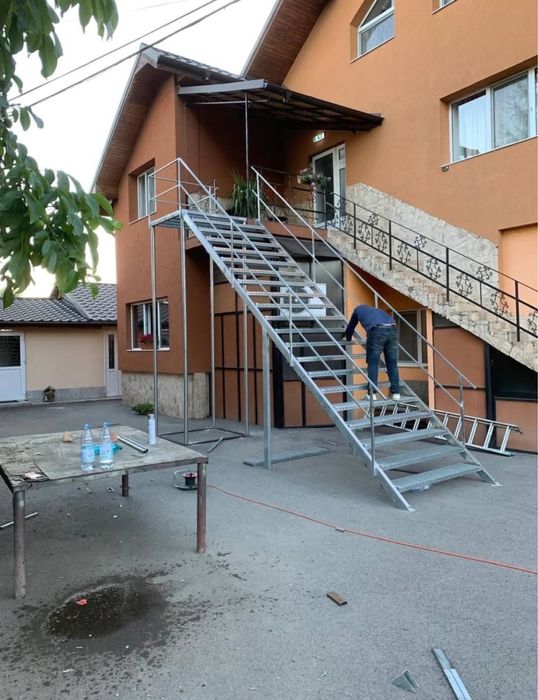 scarii zincate pe comanda