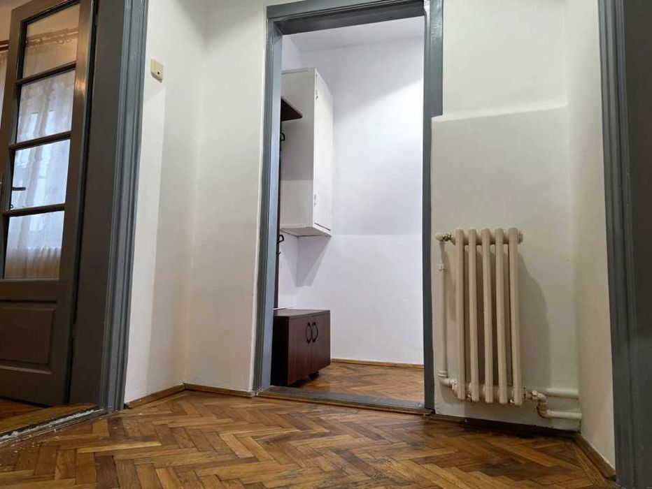 Casa curte | Inchiriere pentru Spatiu Comercial | Metrou Crangasi