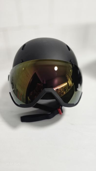 Casca 4F neagra cu viziera