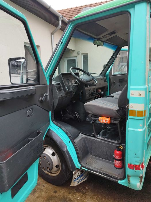 Camioneta Iveco dyali basculabil