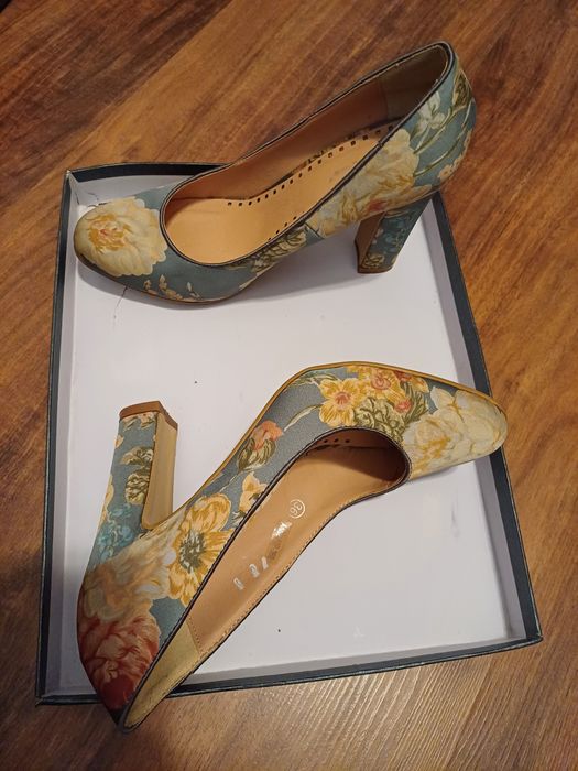 Комплект чанта и обувки на цветя (рози на син фон)36 номер