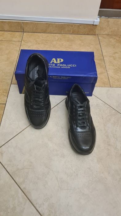 Кожаные кроссовки, новые 42р