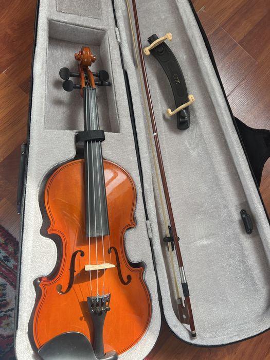 Продам скрипку с подставкой под плечо