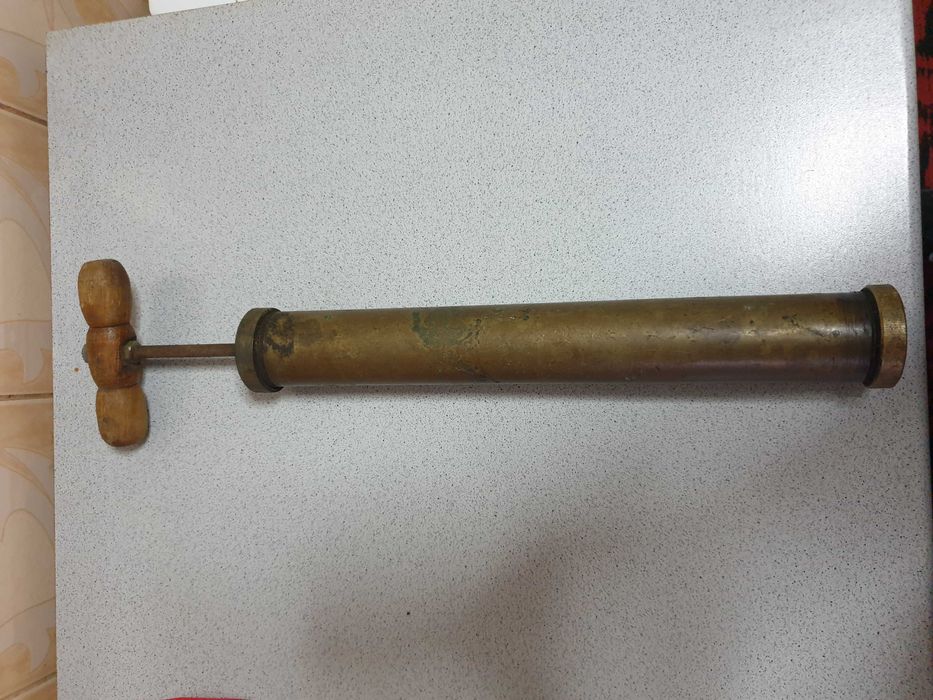 Pompă bicicleta veche din Alama