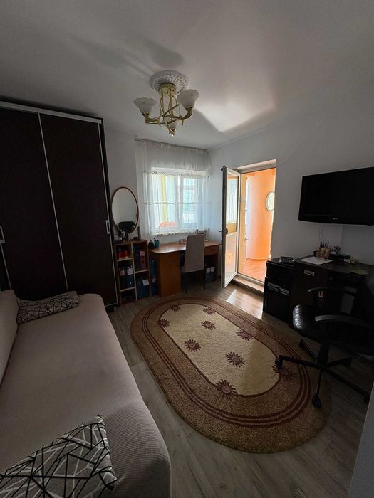Apartament 3 camere zona Rolast