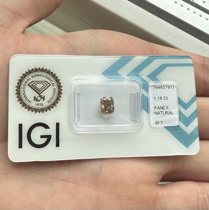 1.18 ct Натурален Fancy Deep Brown Yellow диамант