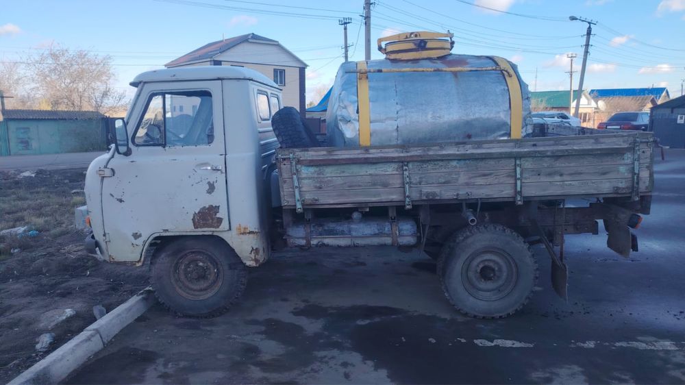 Продам Уаз с бочкой.