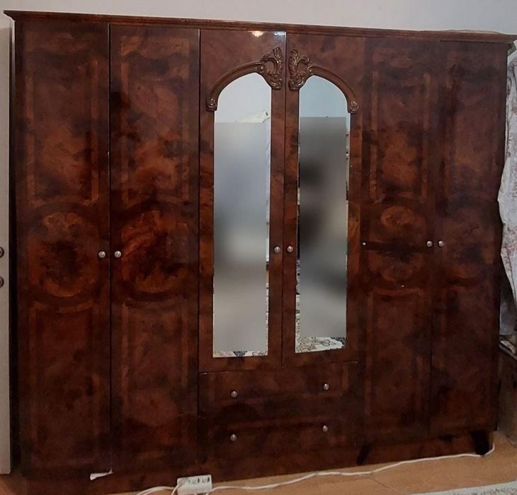 Спальный гарнитур